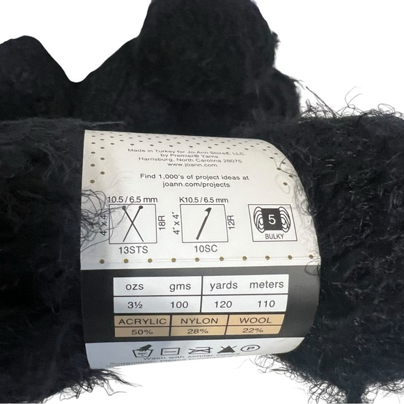 Yarn 4 buttercream black yarn Angel Hair eyelash 120 yards, bulky, super soft - Picture 5 of 11